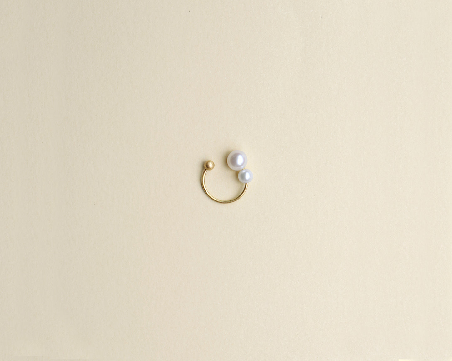 18KT yellow gold earring ear cuff with freshwater pearls - Dots 2E