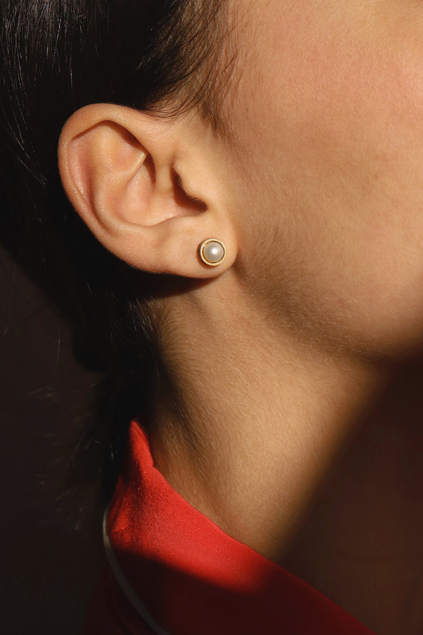 18KT yellow gold stud earrings with pearls (diameter 5,4MM) - Cilindro E