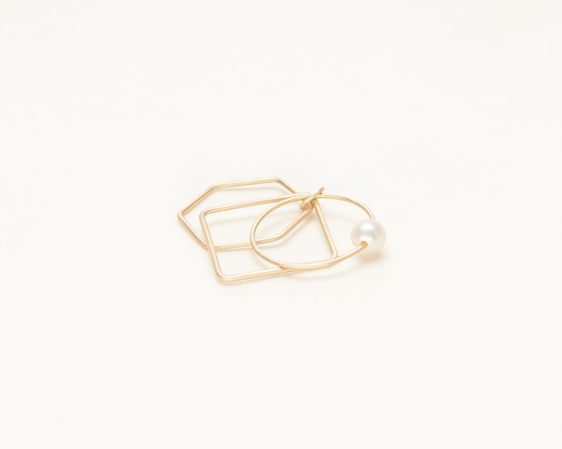 18KT yellow gold ring with white akoya pearl (diameter 4 MM) - All Together