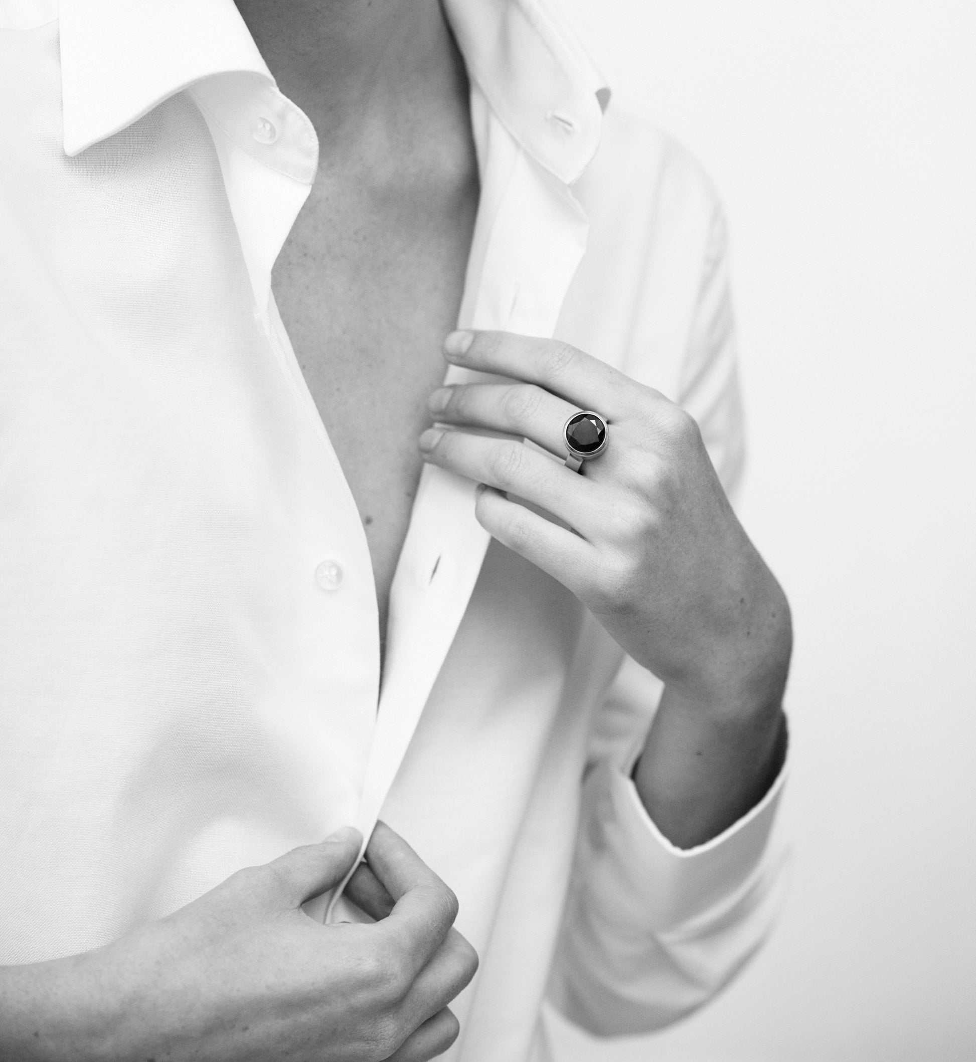 18KT Yellow, rose and white gold ring with garnet - Antistress