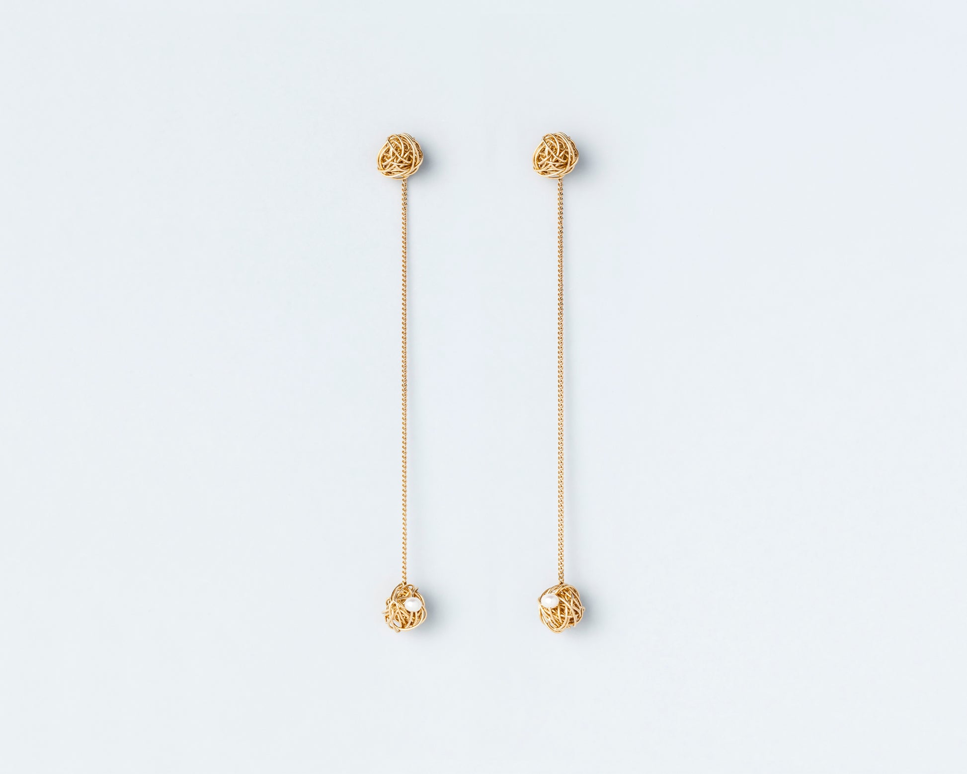 18KT yellow gold hanging earrings in with freshwater pearls - Due Gomitoli