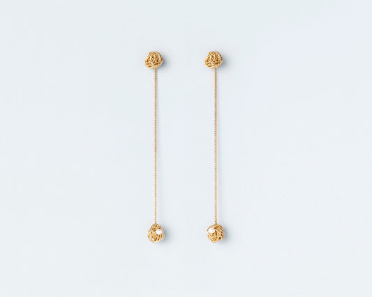 18KT yellow gold hanging earrings in with freshwater pearls - Due Gomitoli