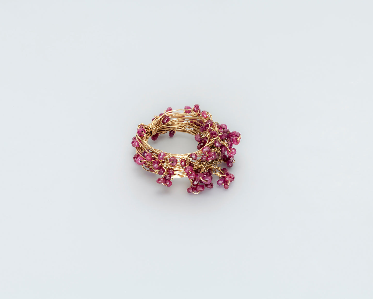 18KT yellow gold ring with rubies - Mini Knots