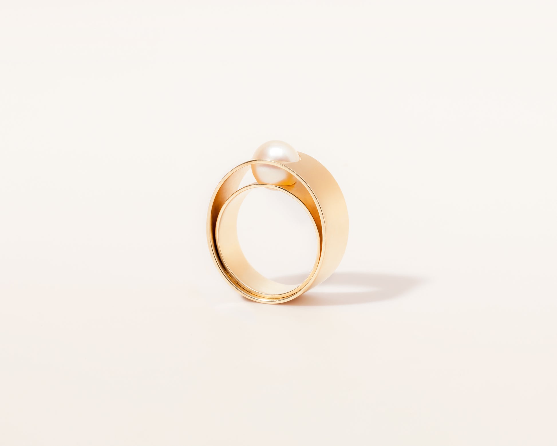 18KT yellow, white or rose double gold ring with akoya pearl (diameter 8 MM) - Move