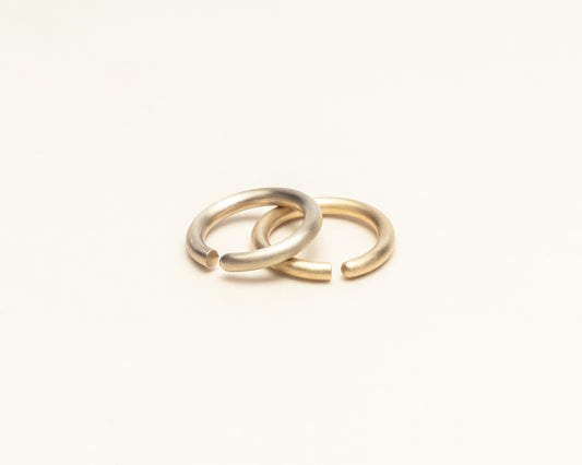 18KT white and yellow gold wedding rings – Round