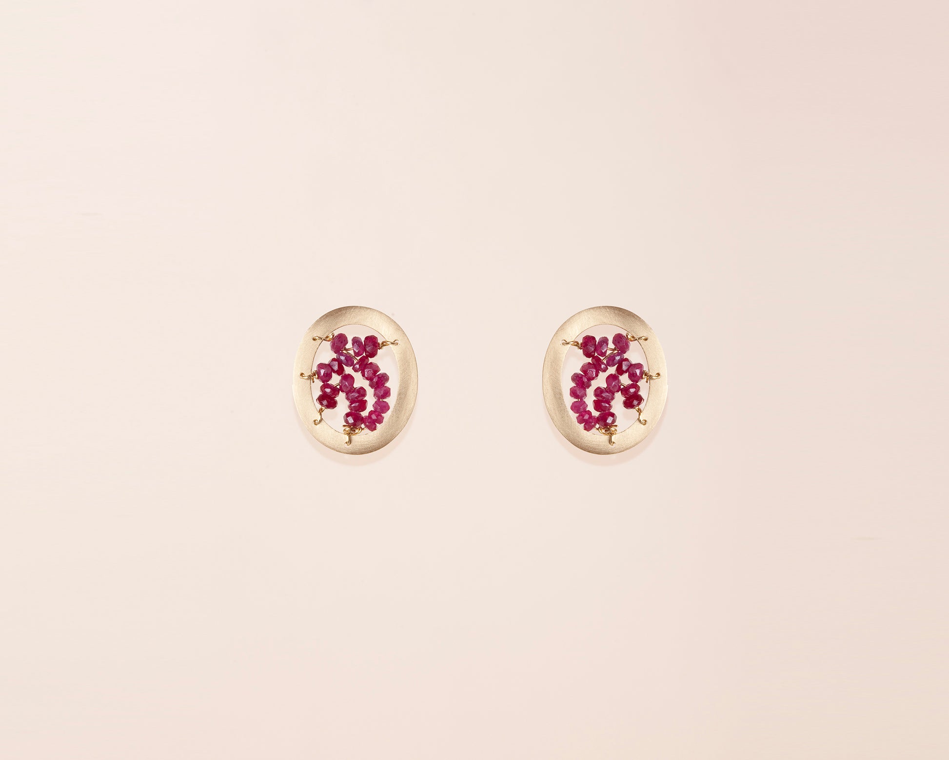 18KT yellow gold stud earrings with rubies - Small Frame