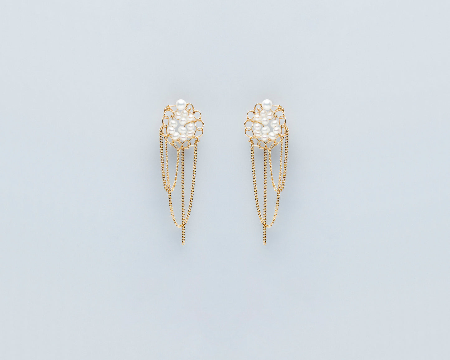 18KT yellow gold chained studs earrings with freshwater pearls - Teodolinda E
