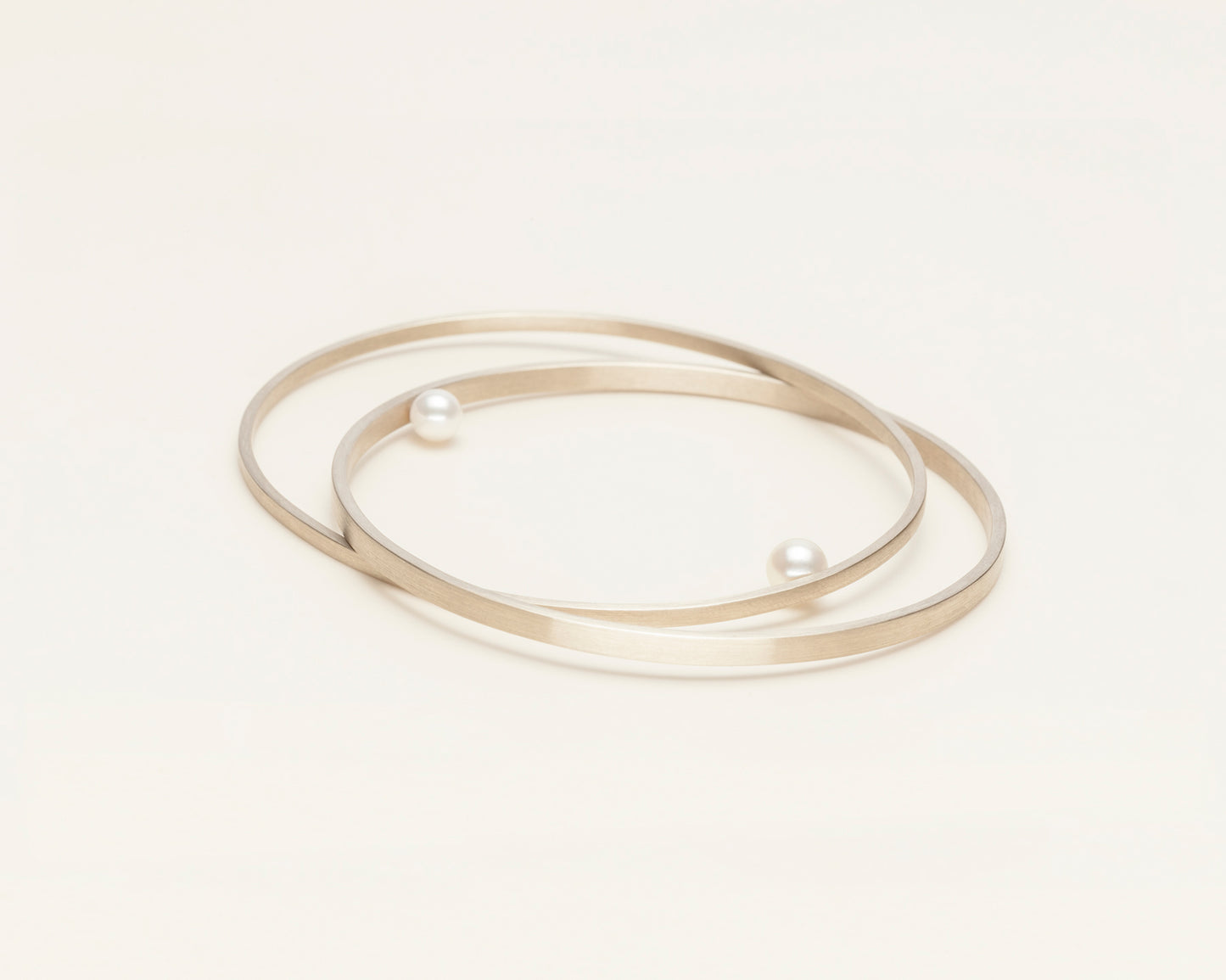 18KT yellow and white bands bracelet with akoya pearls - Planets B