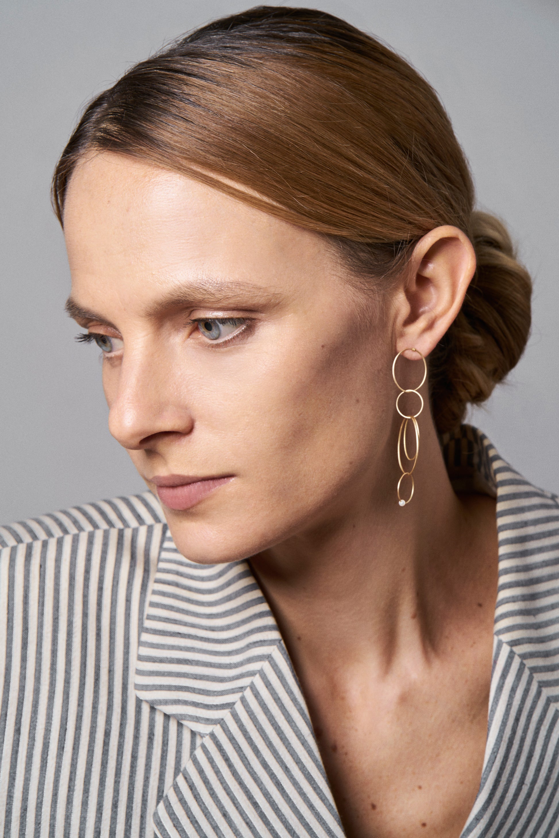 18KT hanging oval earrings in yellow gold with freshwater pearl (height 7CM) - Cerchi Ovali