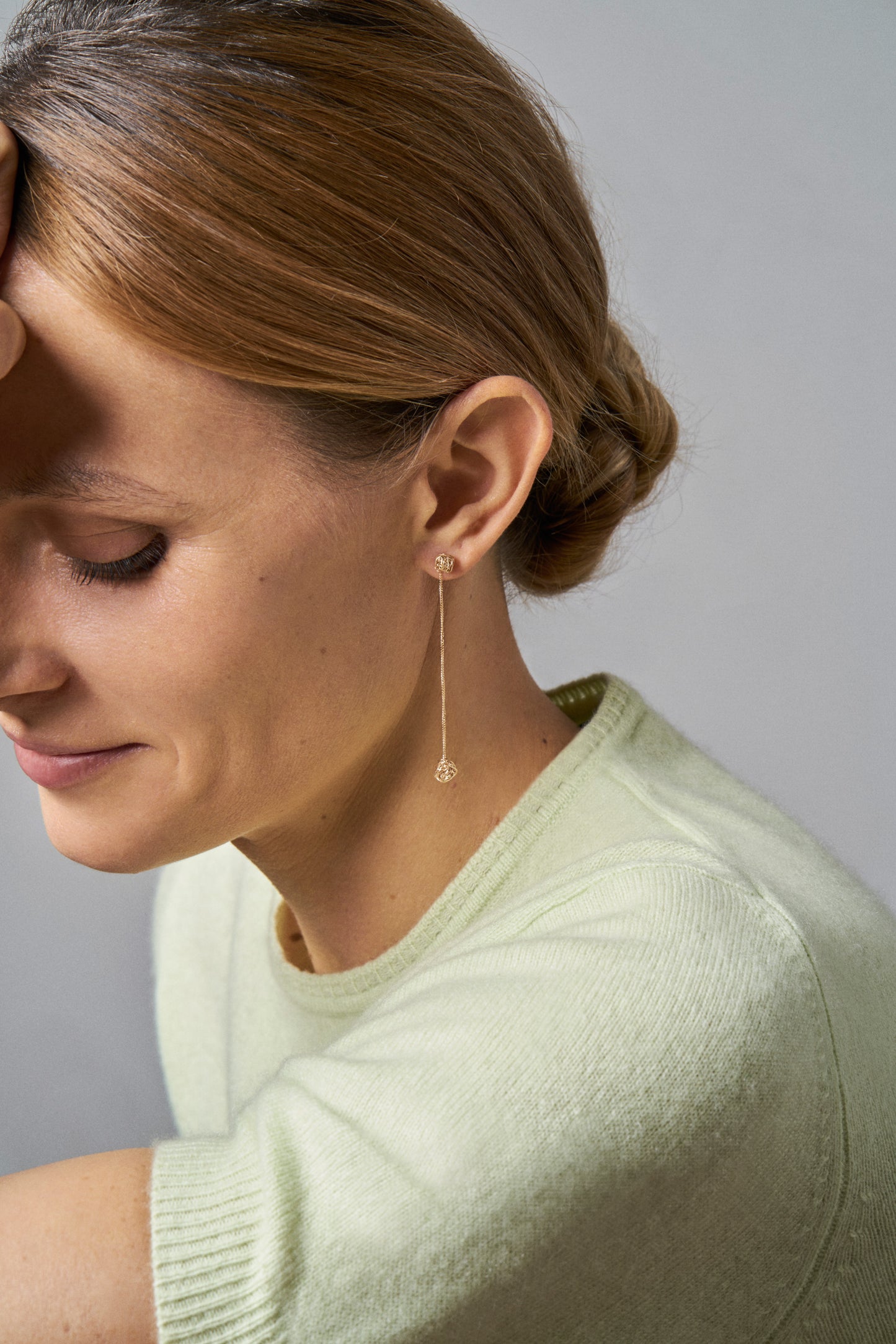 18KT yellow gold hanging earrings in with freshwater pearls - Due Gomitoli