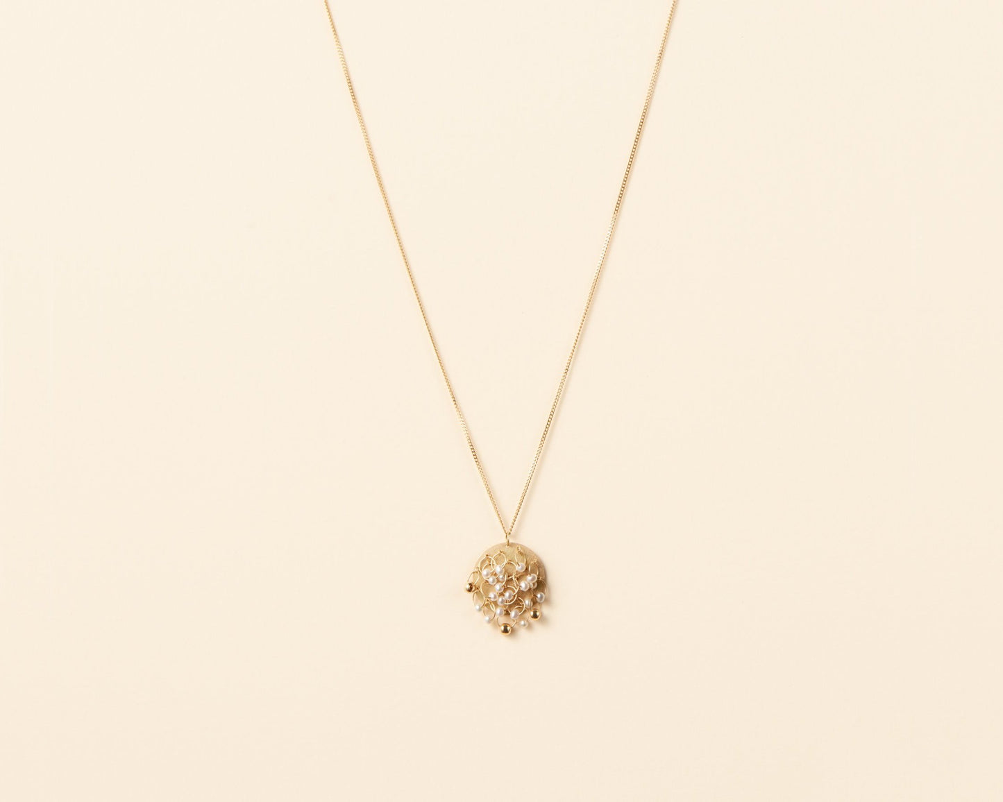 18KT gold hanging necklace with freshwater pearls - Pluff 01N