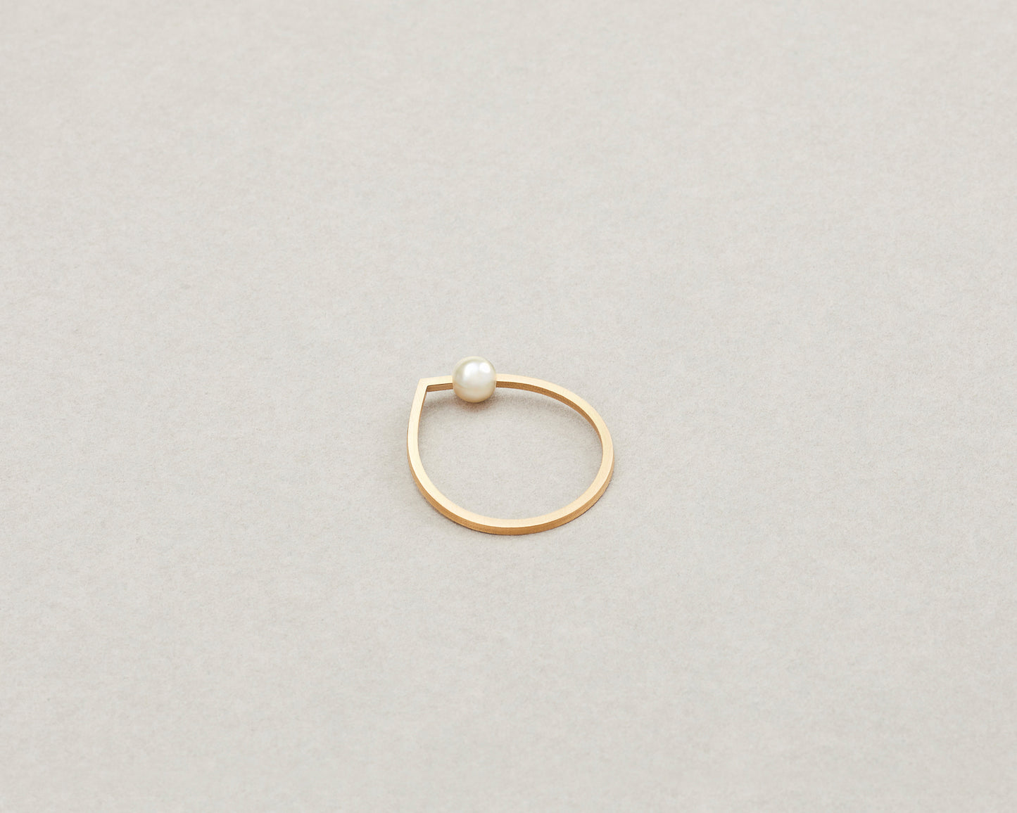 18KT yellow gold ring with freshwater pearl - Ogiva RP