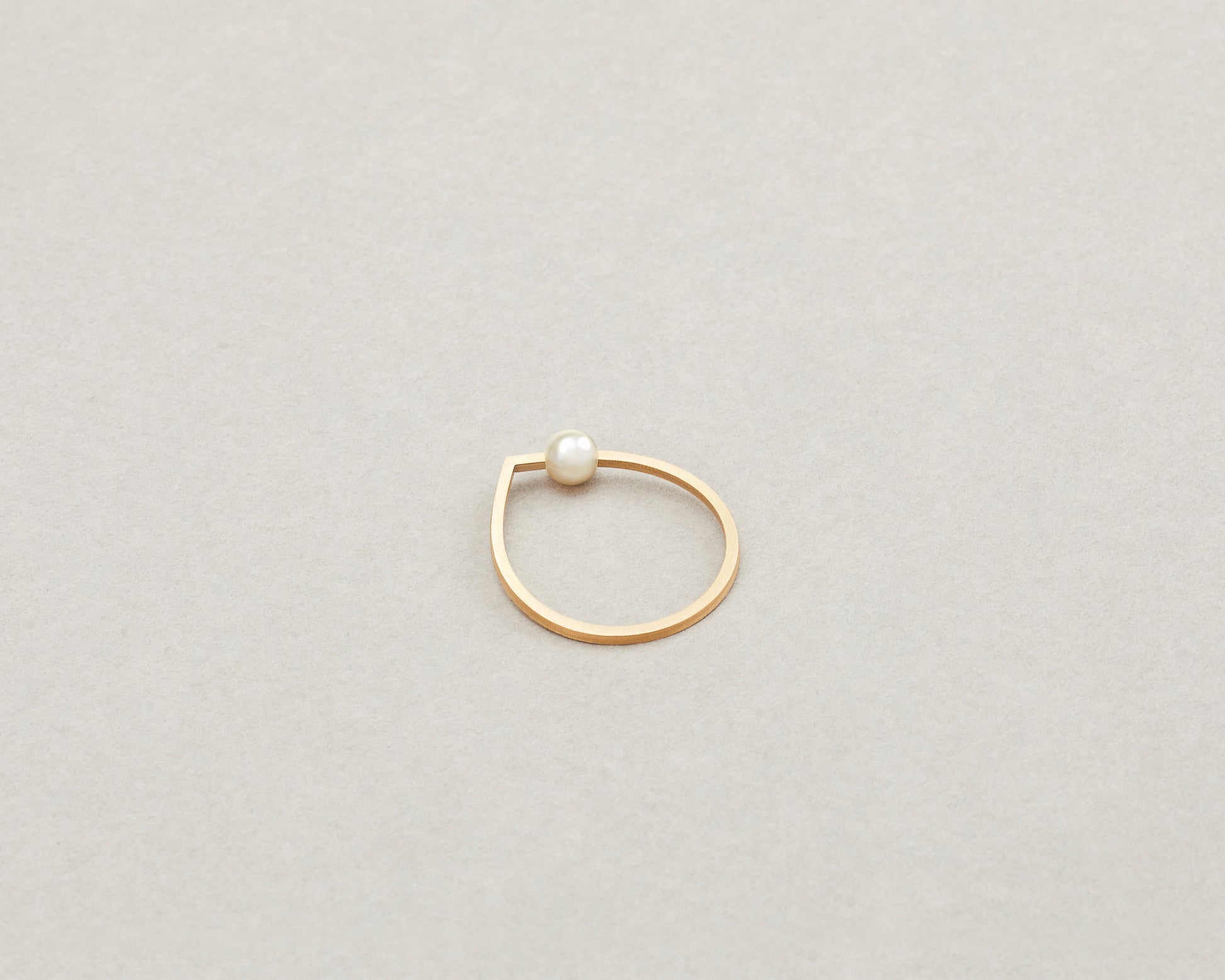 18KT yellow gold ring with freshwater pearl - Ogiva RP