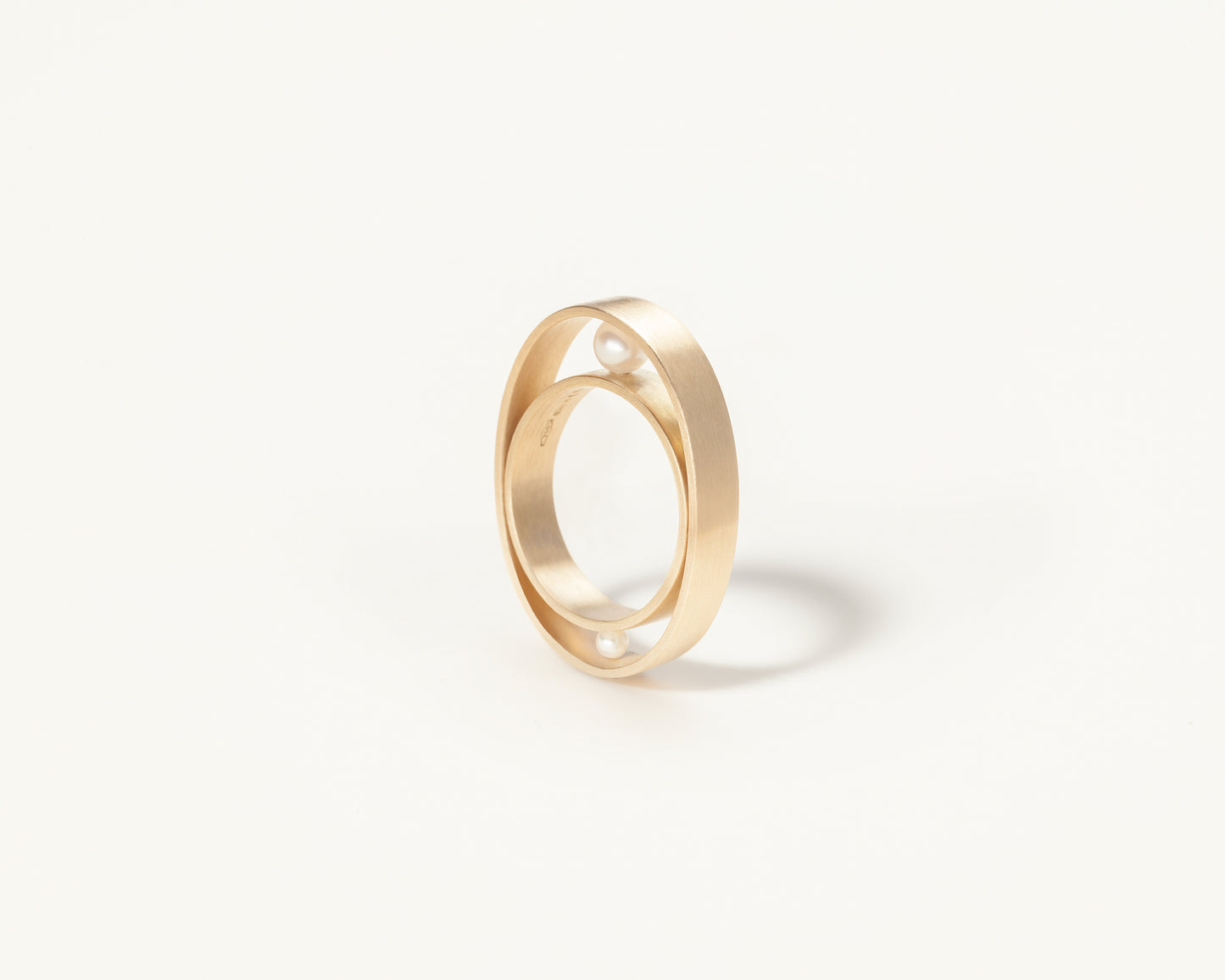 18KT yellow gold bands ring with freshwater pearls -Other