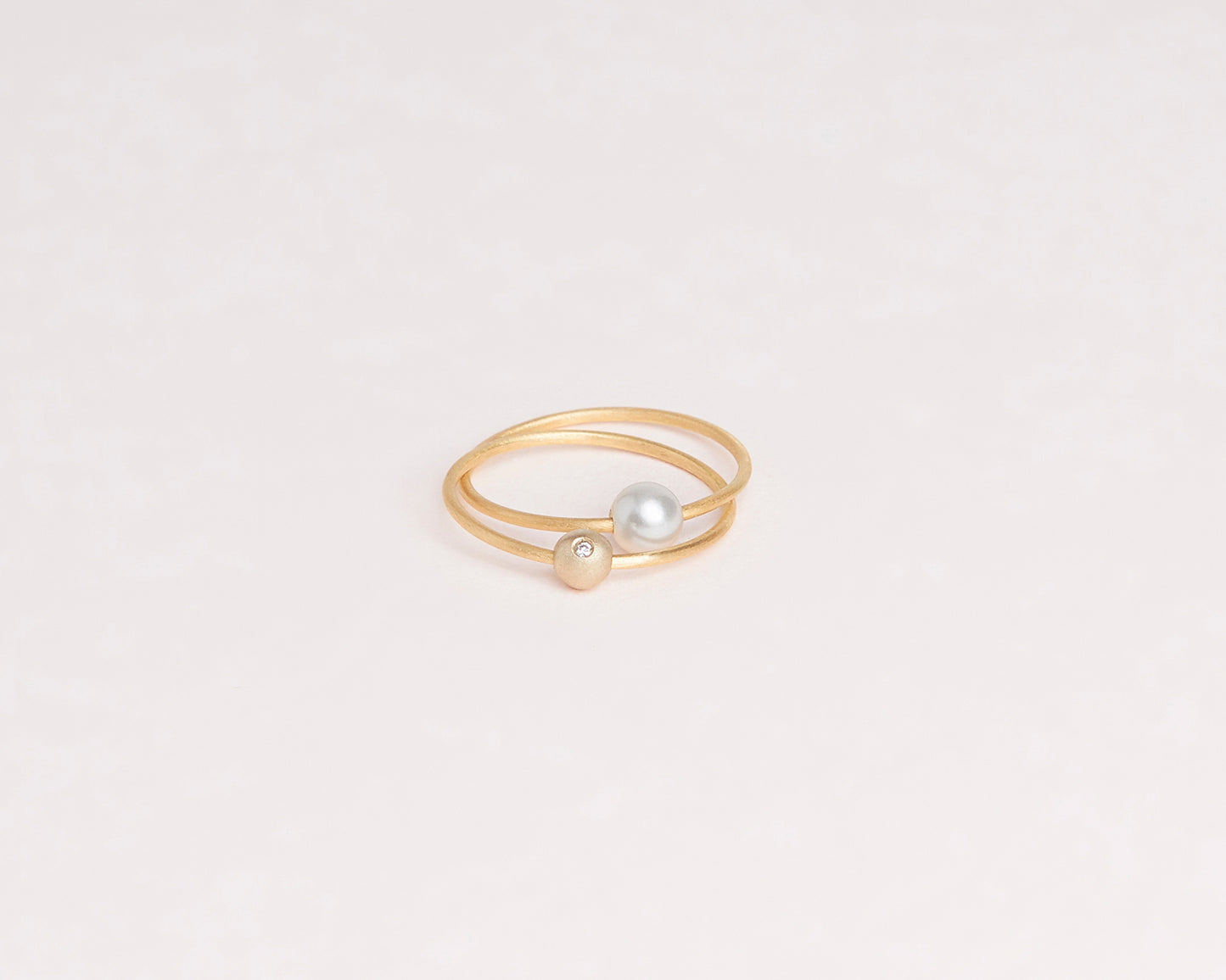 18KT thin yellow gold ring with akoya pearl (diameter 4,8 MM) - Toi Perla Diamante 2R