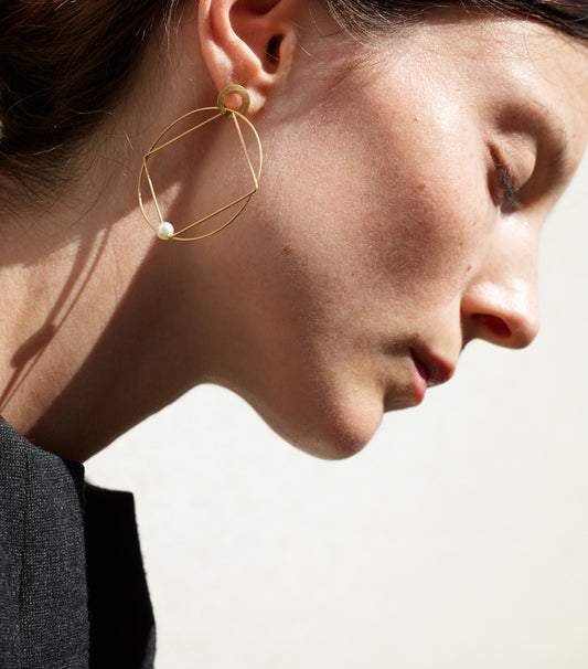 18KT yellow gold earrings with akoya pearls - Cerchio Quadrato E