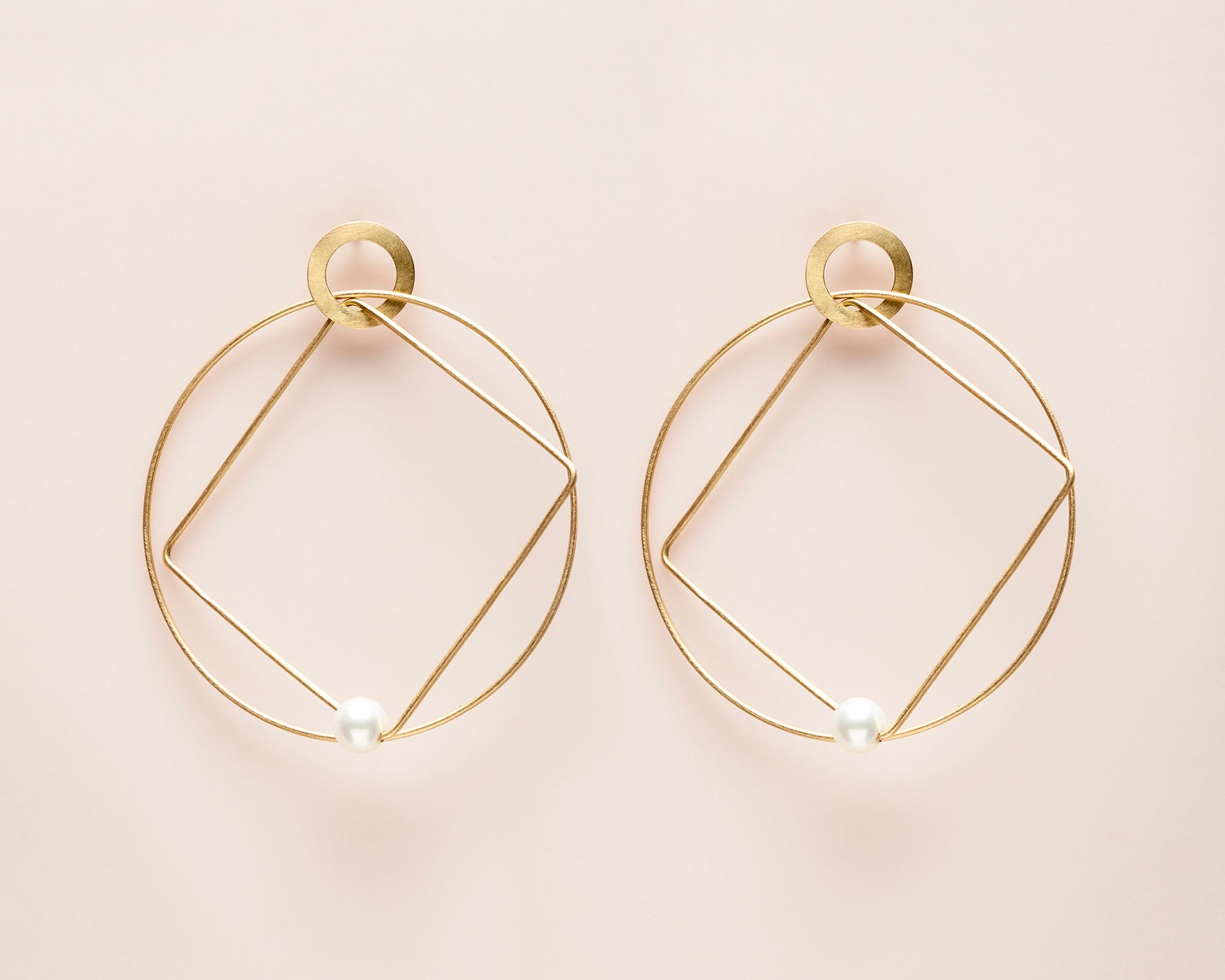 18KT yellow gold earrings with akoya pearls - Cerchio Quadrato E