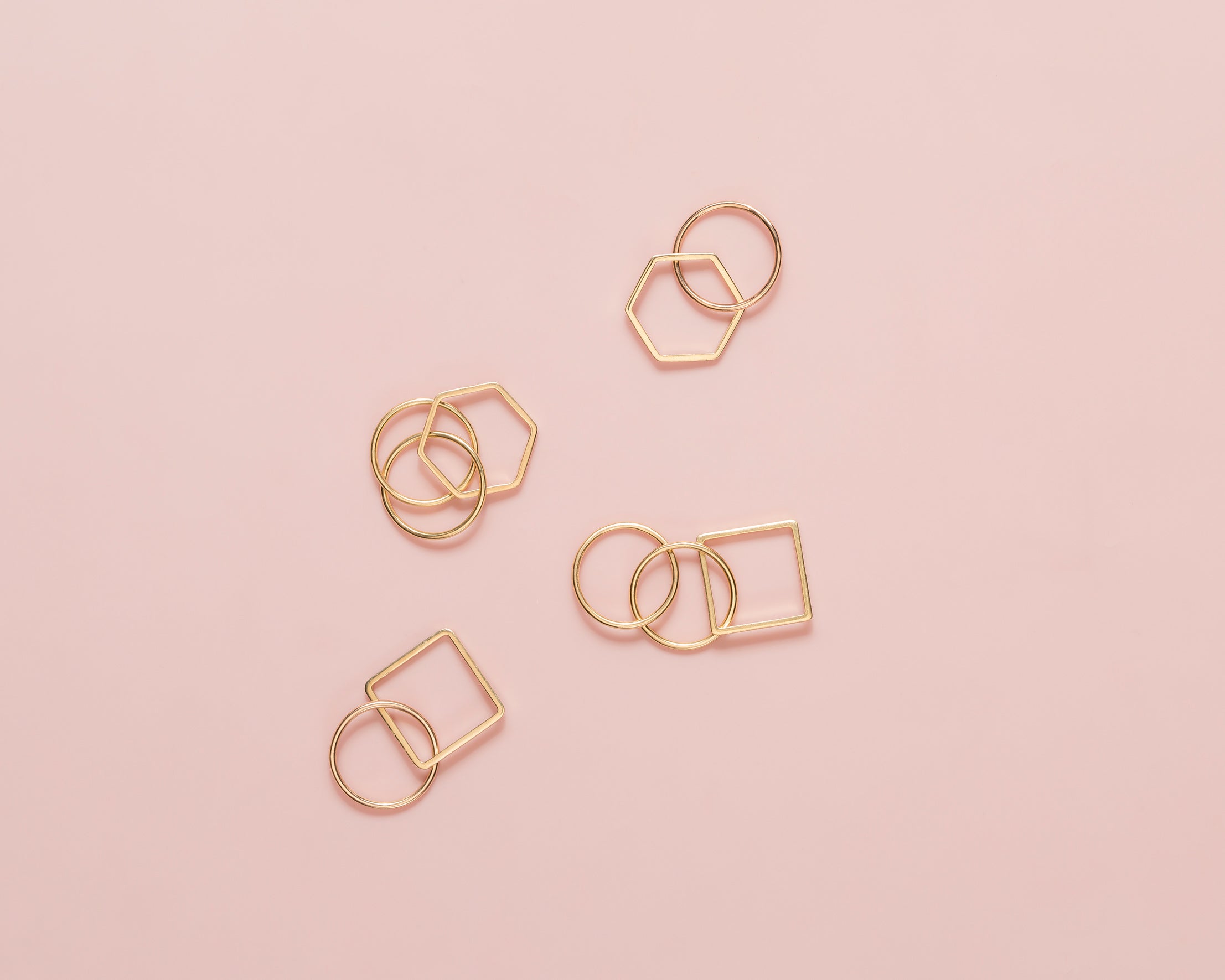 Series of geometrical yellow gold ring,18KT with diamonds – Quadrato Cerchio