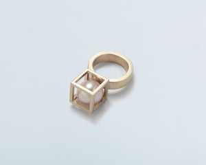 18KT white gold pearl ring with white akoya pearl (diameter 10 MM) - Cubo