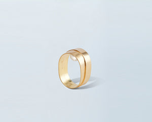 18KT yellow gold band ring with akoya hidden pearl (diameter 7,8MM) - Double Touch