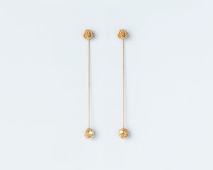 18KT yellow gold hanging earrings in with freshwater pearls - Due Gomitoli