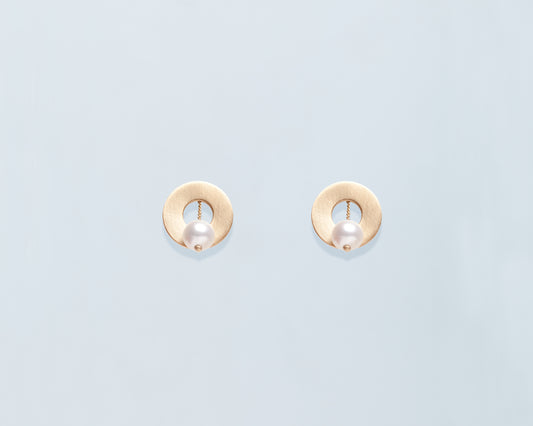 18KT yellow gold stud earrings with akoya pearls (diameter 5,4MM) - Sun Moon E