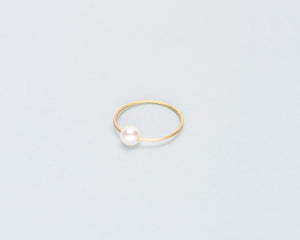 18KT thin yellow gold ring with akoya pearl (diameter 4,8 MM) - Toi Perla