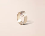 18KT yellow gold band ring with akoya hidden pearl (diameter 8 MM) - Touch