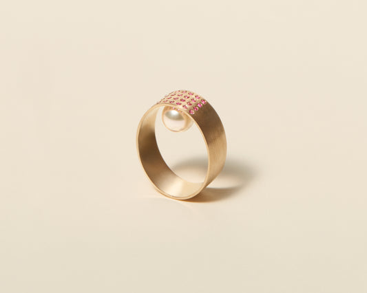 18KT band gold ring with akoya pearl and rubies - Pointillisme RU